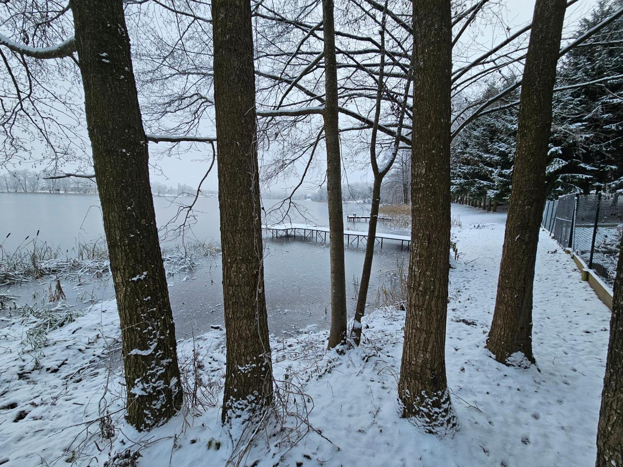 Lepaki Lake Moldzie Luaran gambar